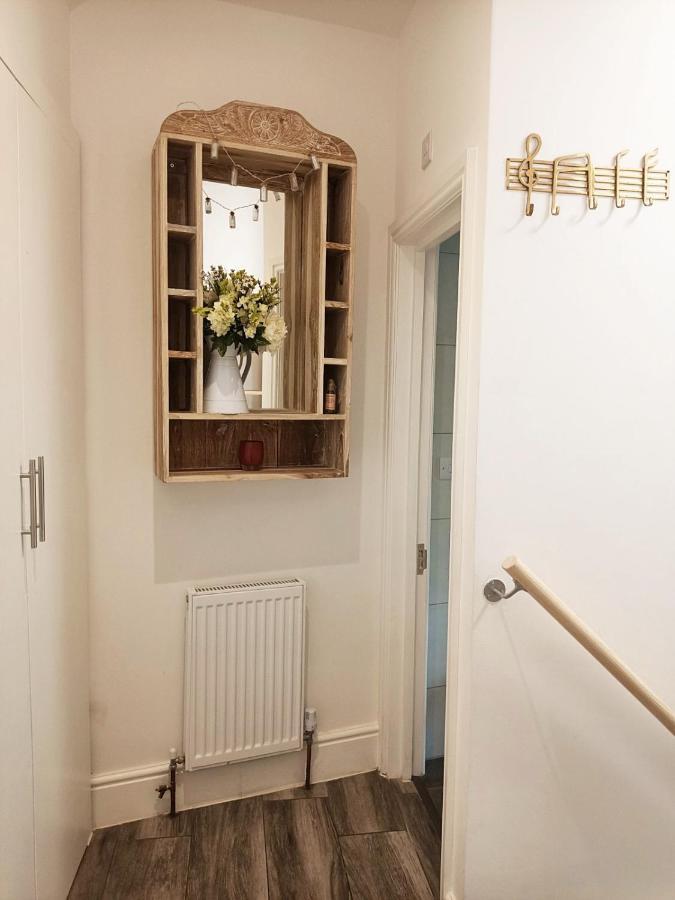 Апартаменти Stylish 2-Bed Flat, Quick Access To London Sights Екстер'єр фото