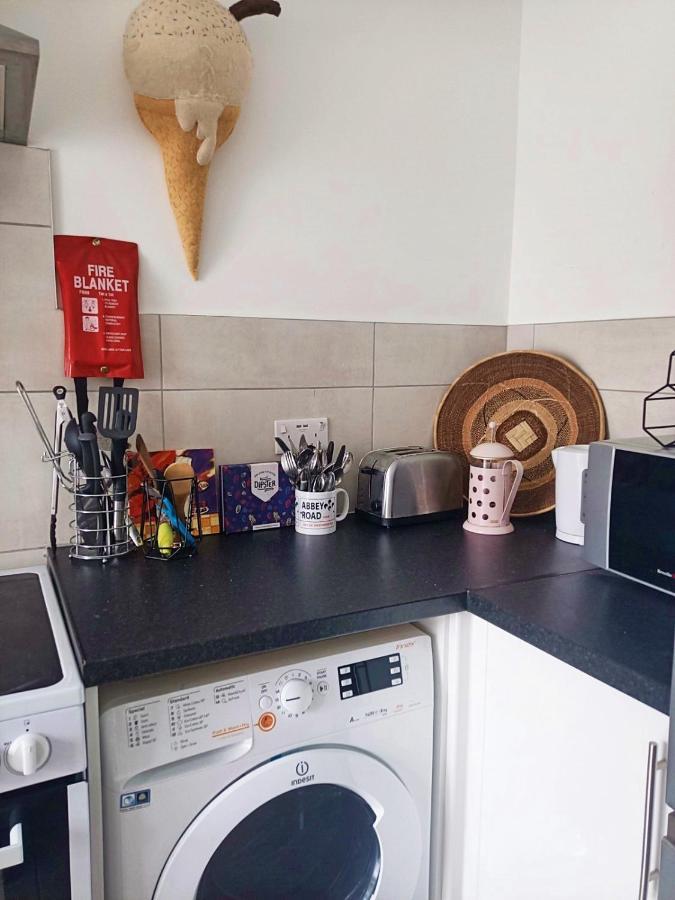 Апартаменти Stylish 2-Bed Flat, Quick Access To London Sights Екстер'єр фото